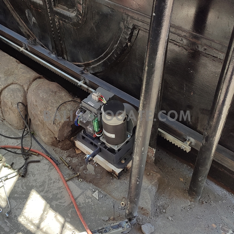 Access Control Pintu Gerbang Otomatis di Bali