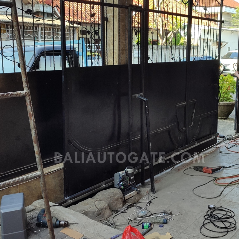 Access Control Pintu Gerbang Otomatis di Bali