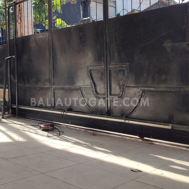 Access Control Pintu Gerbang Otomatis di Bali